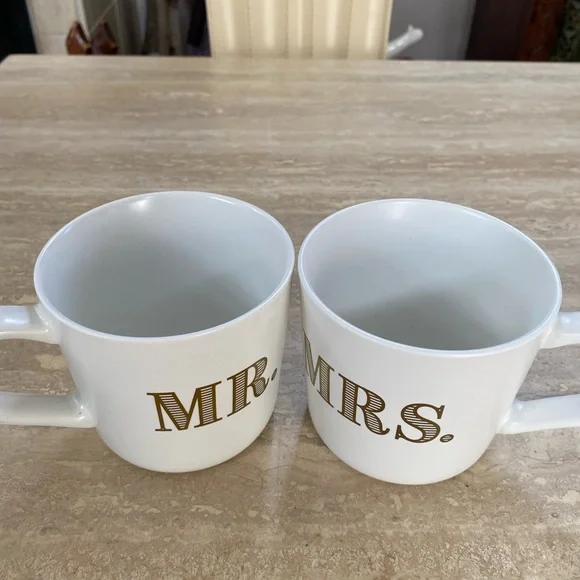 WEDDING ANNIVERSARY MR & MS WHITE MUGS GREAT GIFT / Bridal shower - Picture 2 of 5